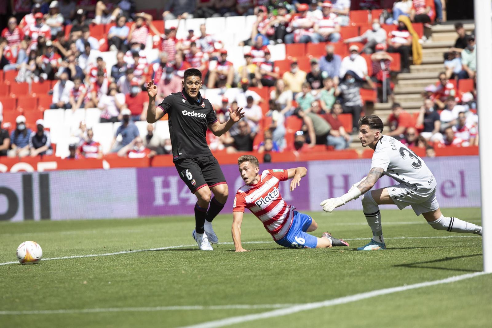 El Granada CF-Levante, en imágenes