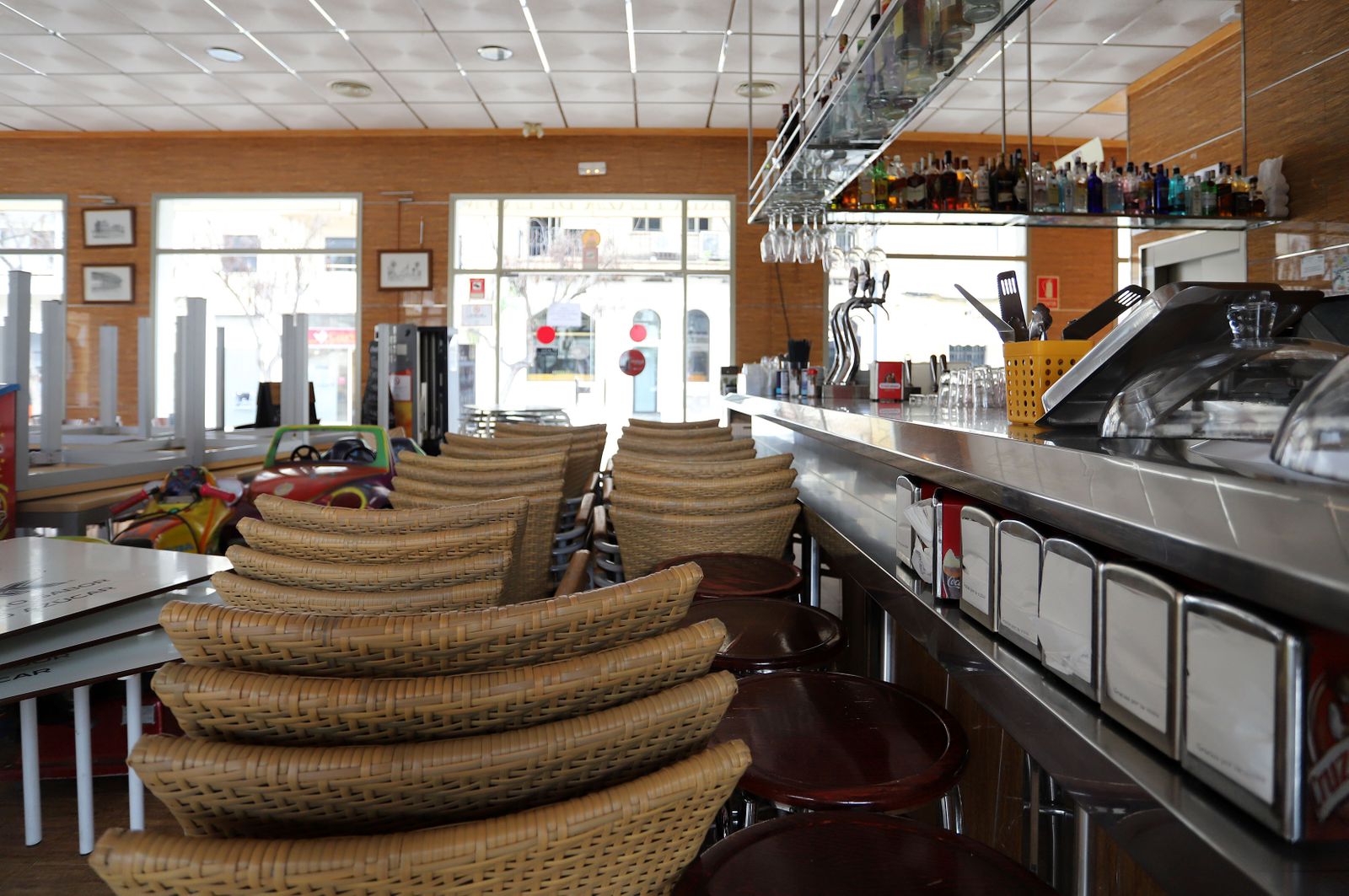 Un establecimiento de la hostelería de Huelva cerrado debido al estado de alarma.