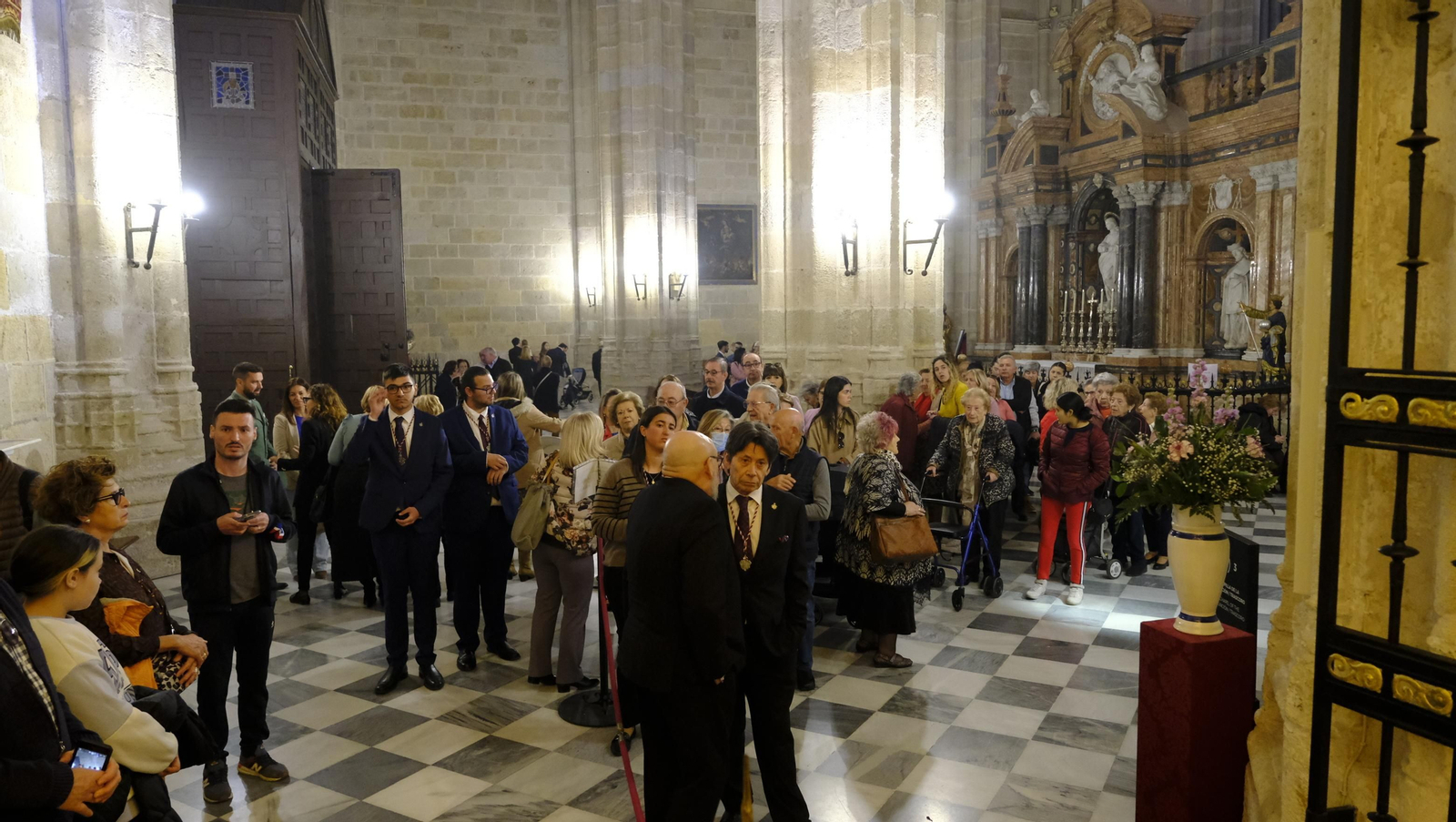 Imágenes del Besapiés de Jesús Cautivo de Medinaceli, en la Catedral de Almería