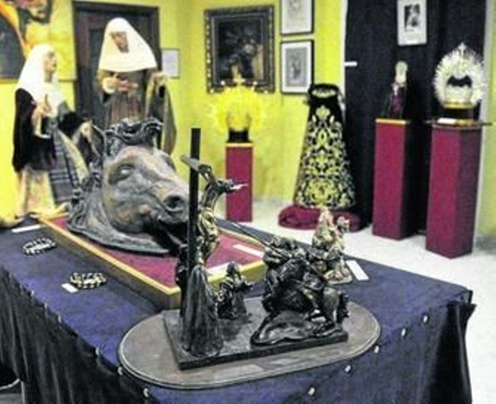 Detalle de la muestra instalada en la casa de hermandad.