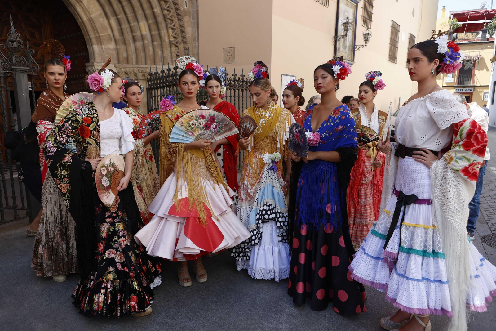 Broche flamenco en Santa Ana para terminar  la Velá