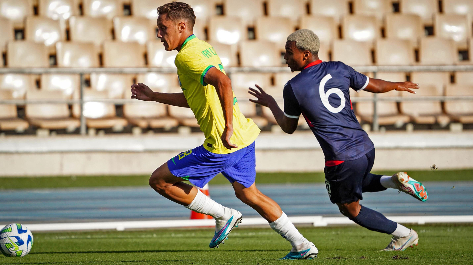 Brasil - R. Dominicana, fútbol internacional en Jerez