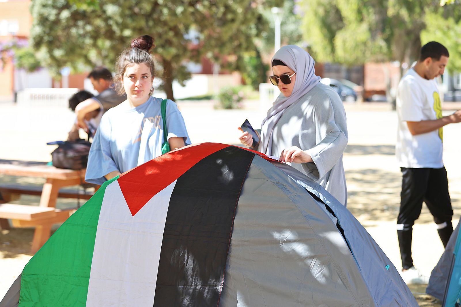 Imágenes de la campada por el pueblo palestino en el campus del Carmen