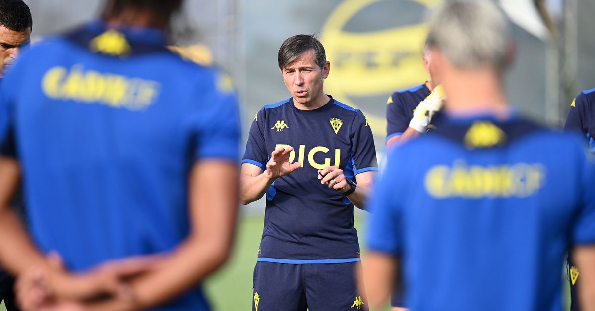Celades define el paso que le queda al Cádiz CF para empezar a ganar