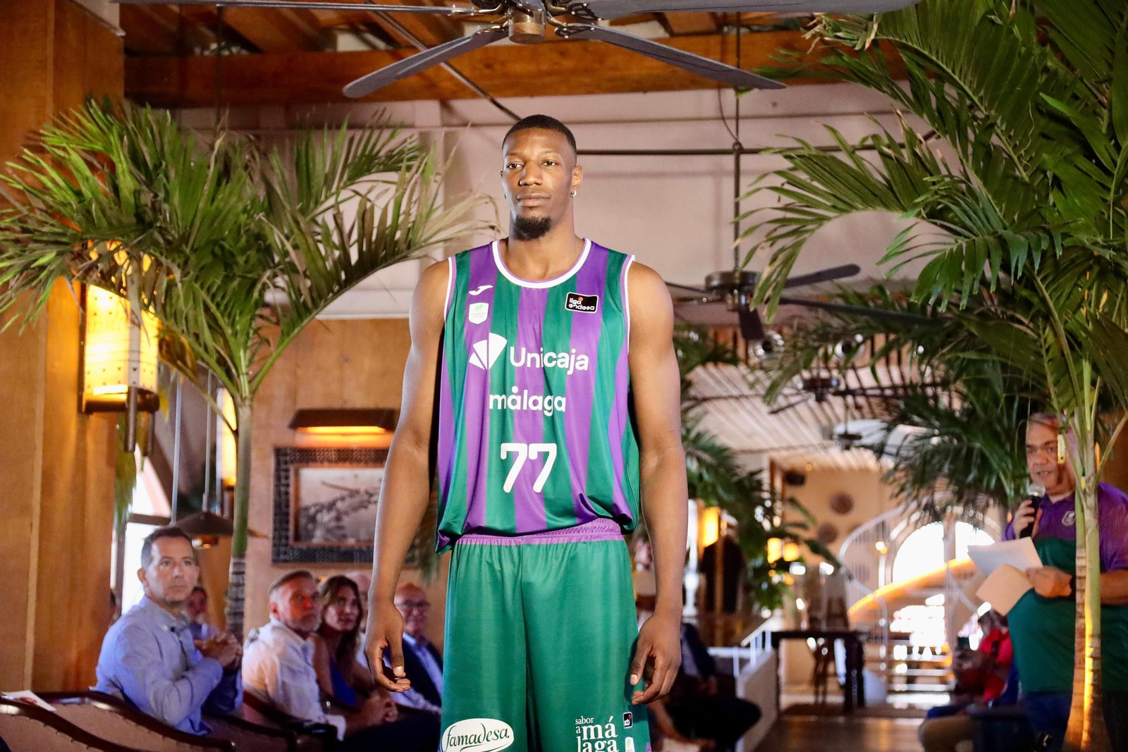 La presentación de las nuevas equipaciones del Unicaja, en fotos