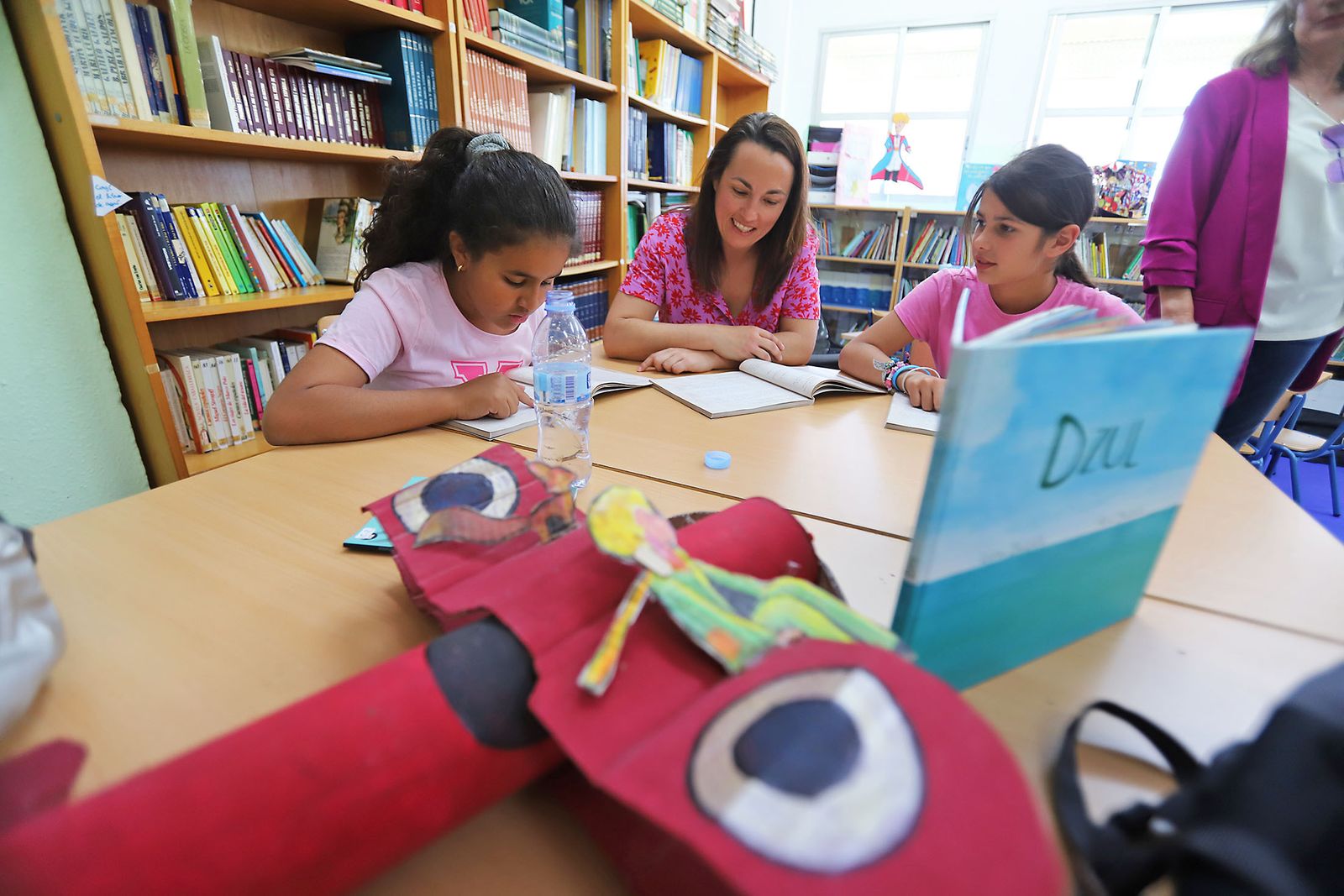 Imágenes de la visita a una sesión Lecxit en el CEIP Arias Montano