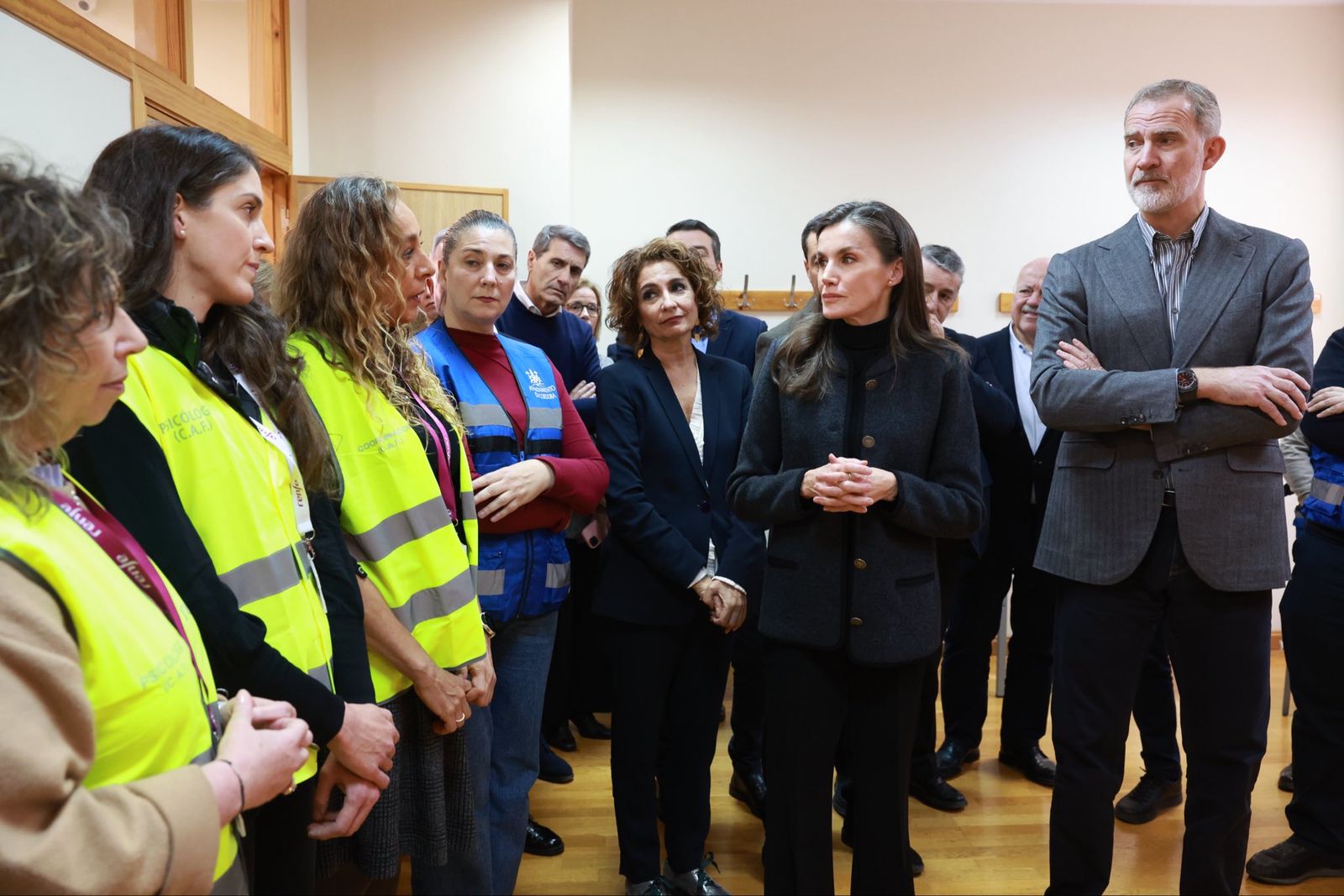 Los reyes visitan a los heridos del accidente de Adamuz en el Reina Sofía, en imágenes