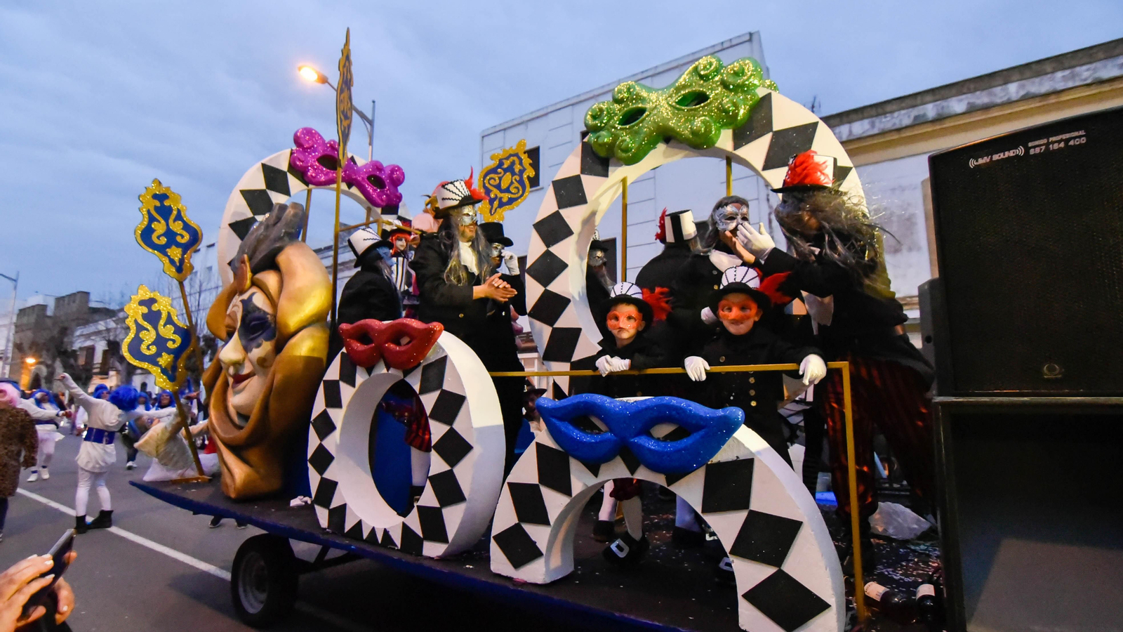 Fotos del pasacalles de Carnaval en Tarifa