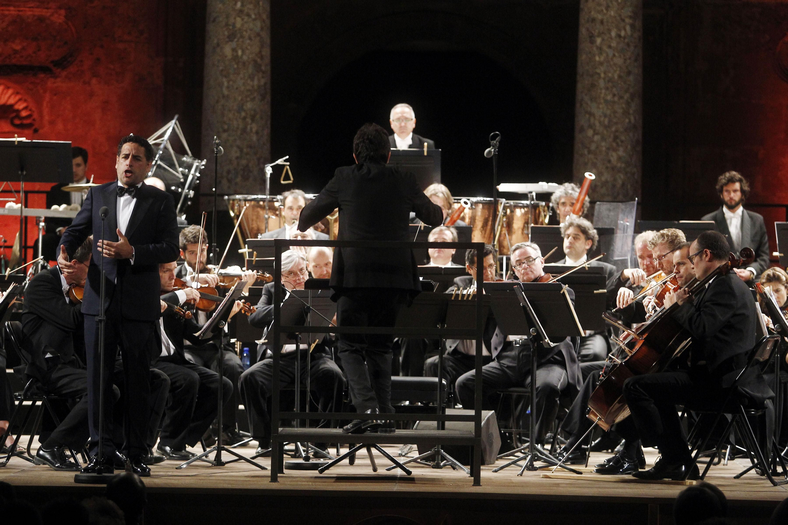 La Orquesta Ciudad de Granada comenzará su actuación a las 21:00 horas.