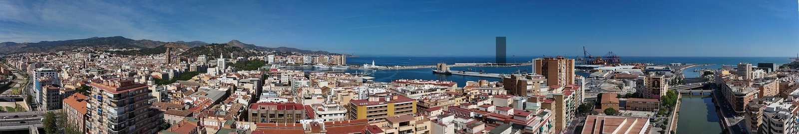 Vista de la somba de la torre del puerto respecto a la ciudad. Vista de la somba de la torre del puerto respecto a la ciudad.