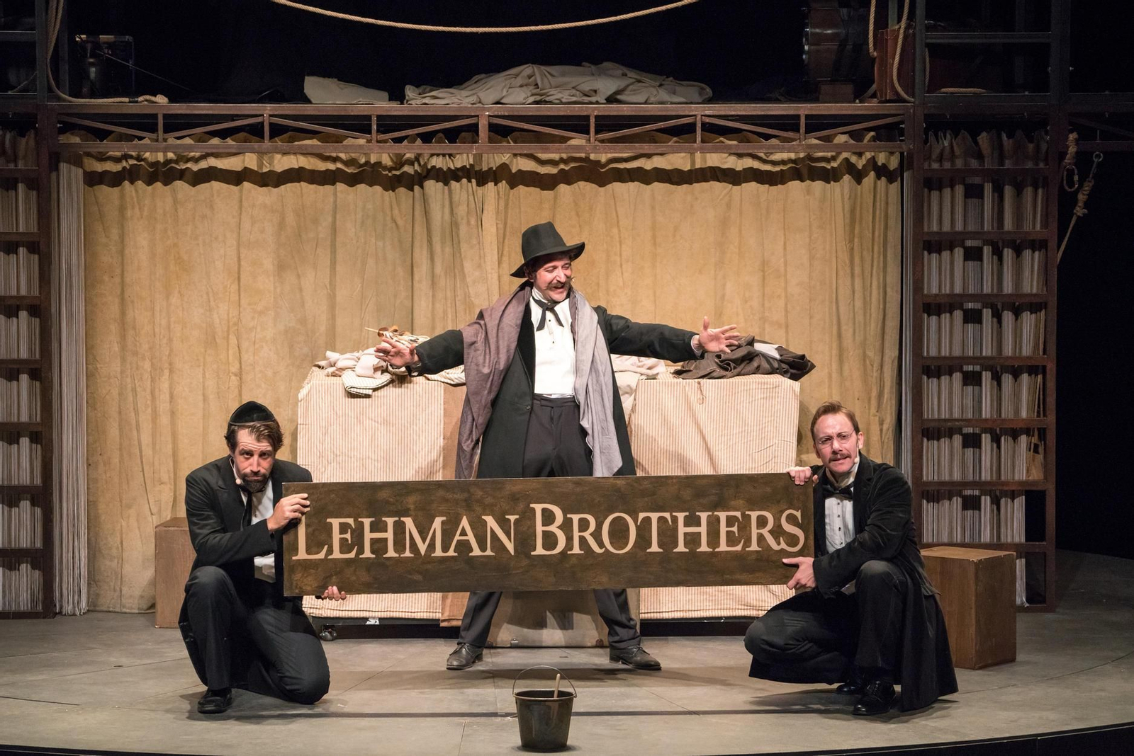 Representación de ‘Lehman Trilogy’, la obra que dirige Sergio Peris-Mencheta.