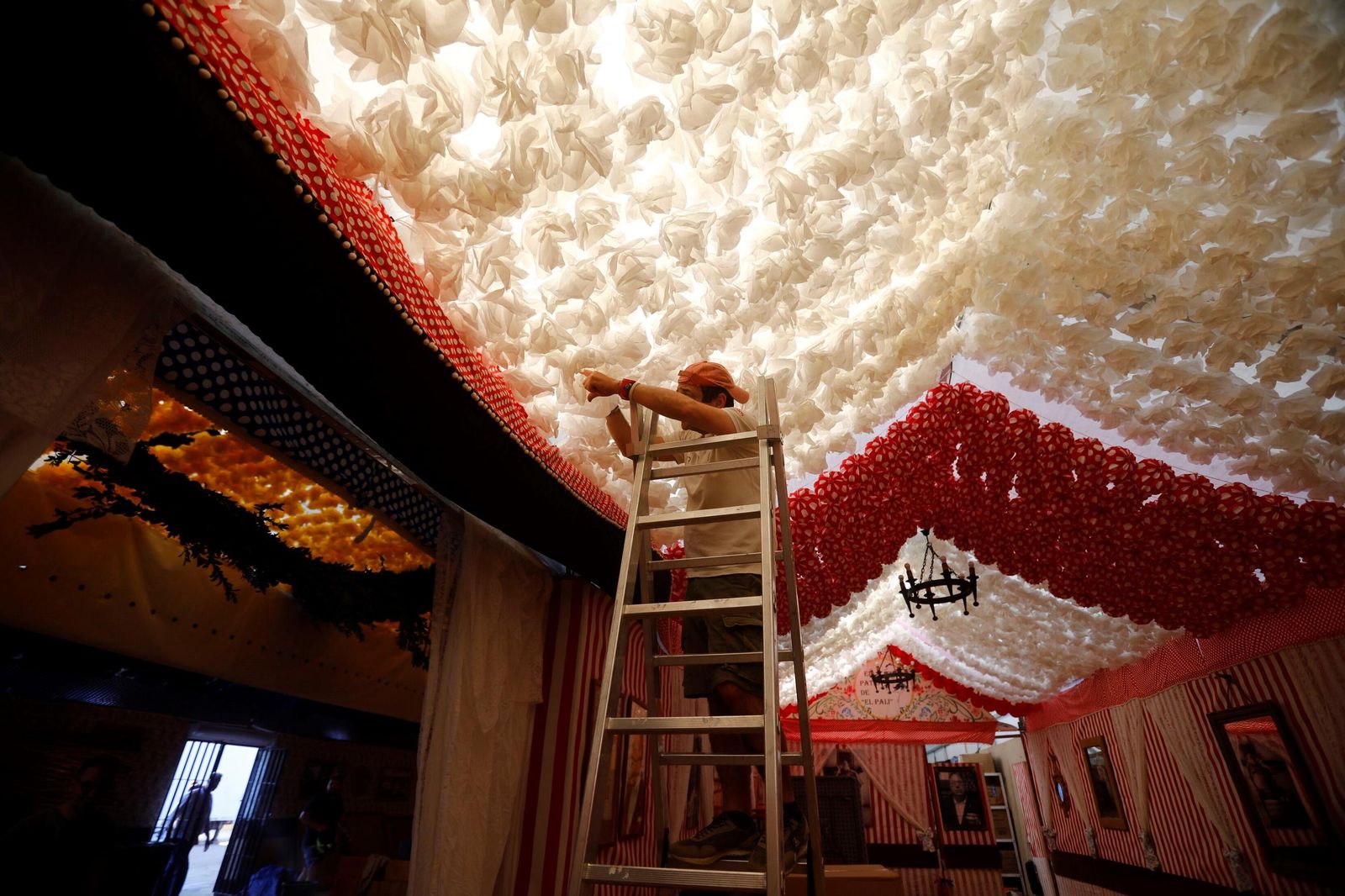 Los últimos retoques de la Feria, lista para acoger a los cordobeses