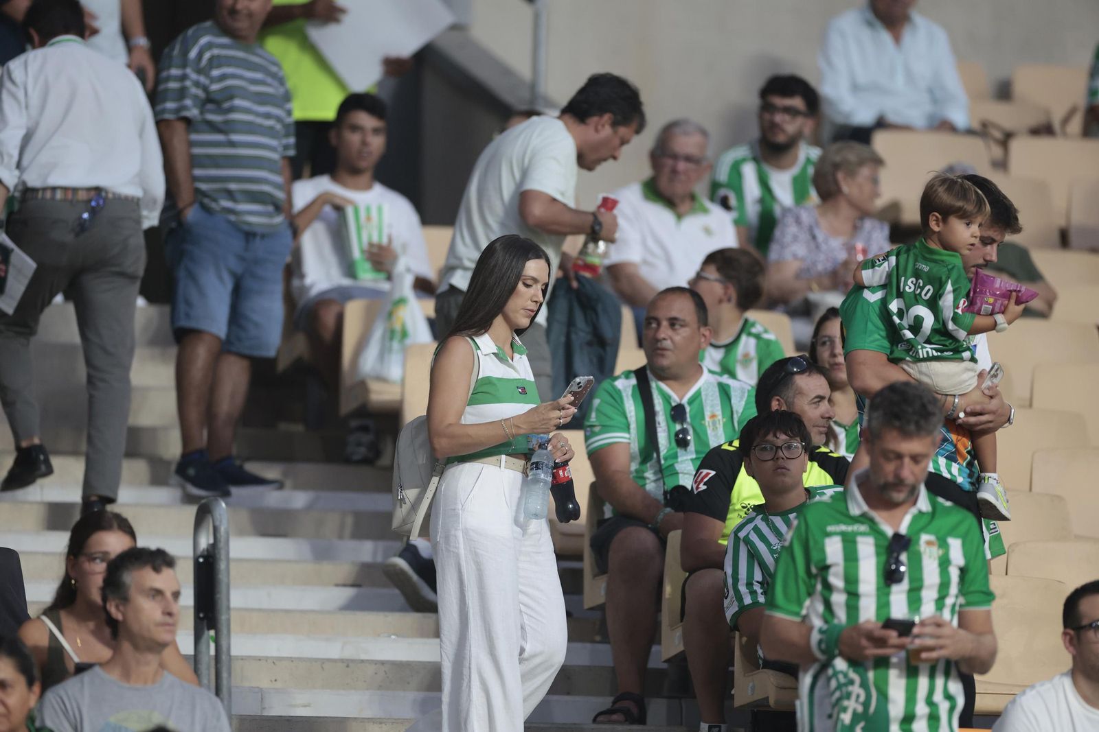 Búscate en las fotos del Betis - Alavés