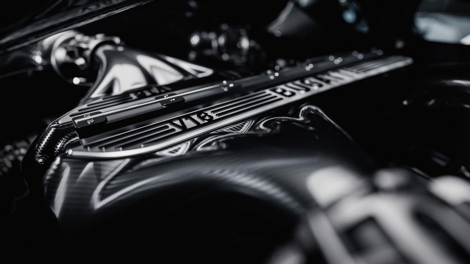 El motor de gasolina integrado en el sistema de propulsión híbrido enchufable es un V16, con lo que el Tourbillon rompe con los W16 anteriormente utilizados en los Bugatti. El motor de gasolina integrado en el sistema de propulsión híbrido enchufable es un V16, con lo que el Tourbillon rompe con los W16 anteriormente utilizados en los Bugatti.