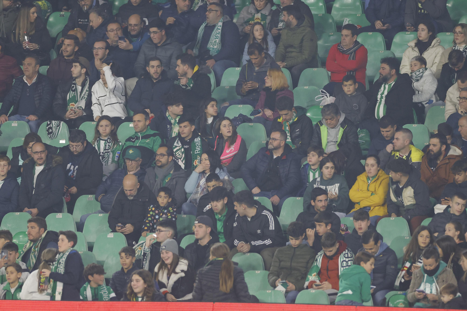 Búscate en las fotos del Betis-Celta