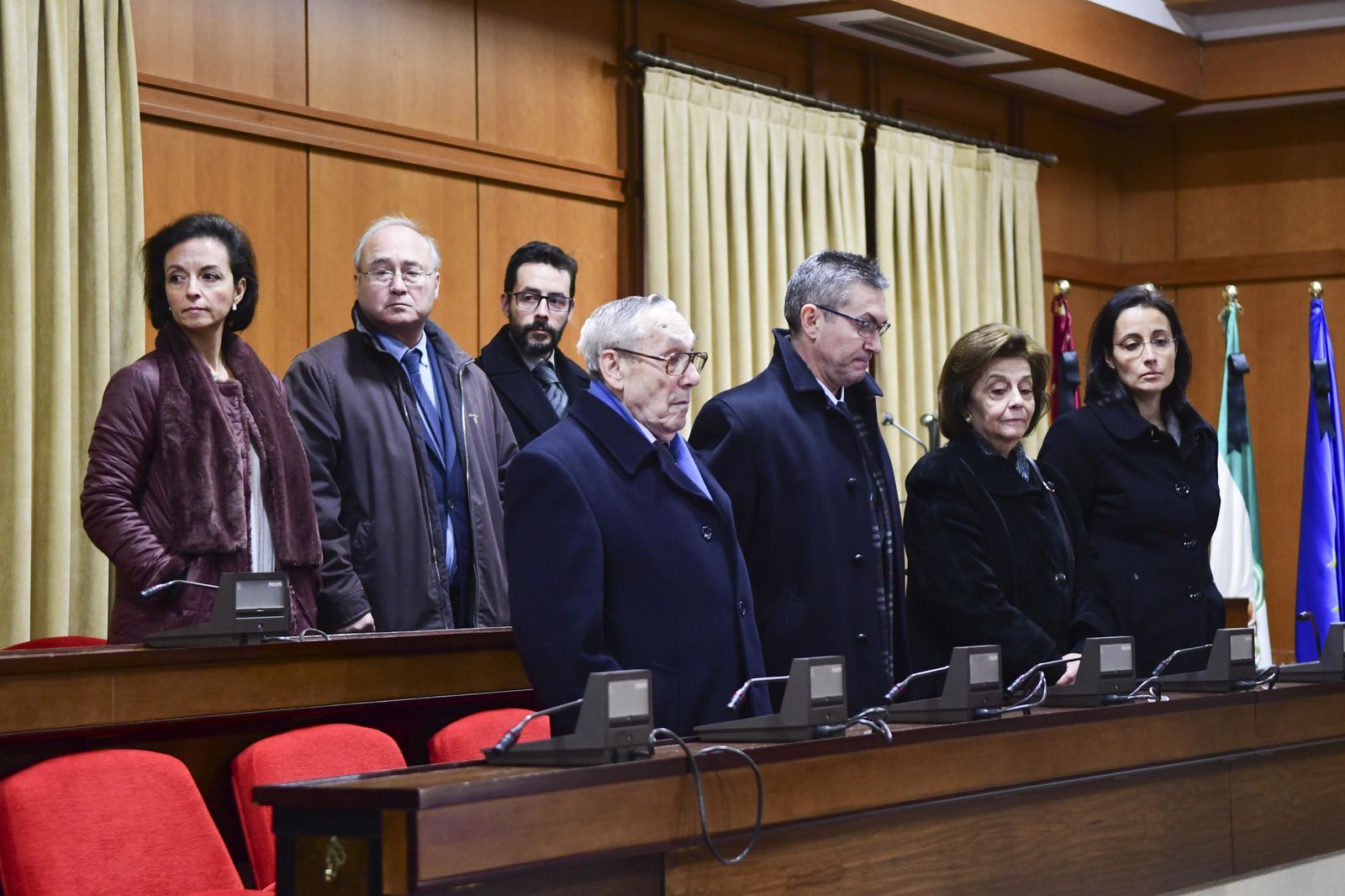 Las imágenes de la capilla ardiente de Pablo García Baena