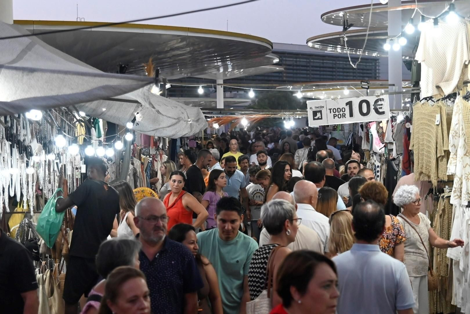 Las fotos del mercadillo nocturno de las Setas en Córdoba