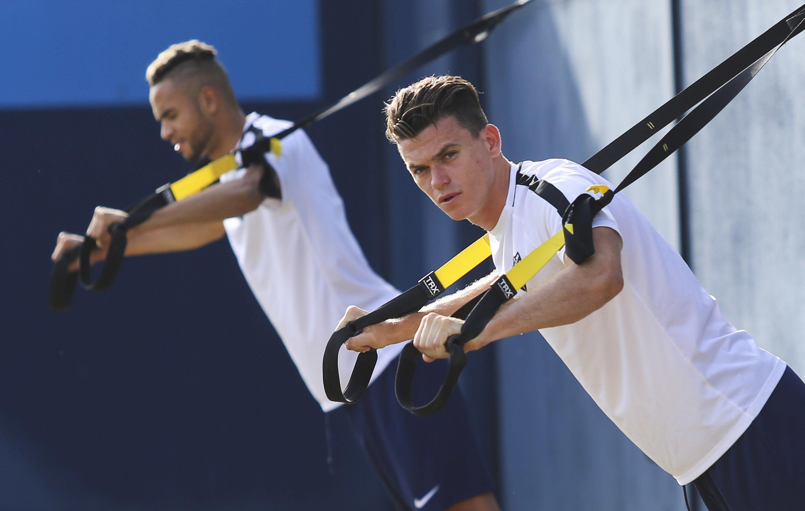Jack Harper y En-Nesyri, en un entrenamiento del Málaga.
