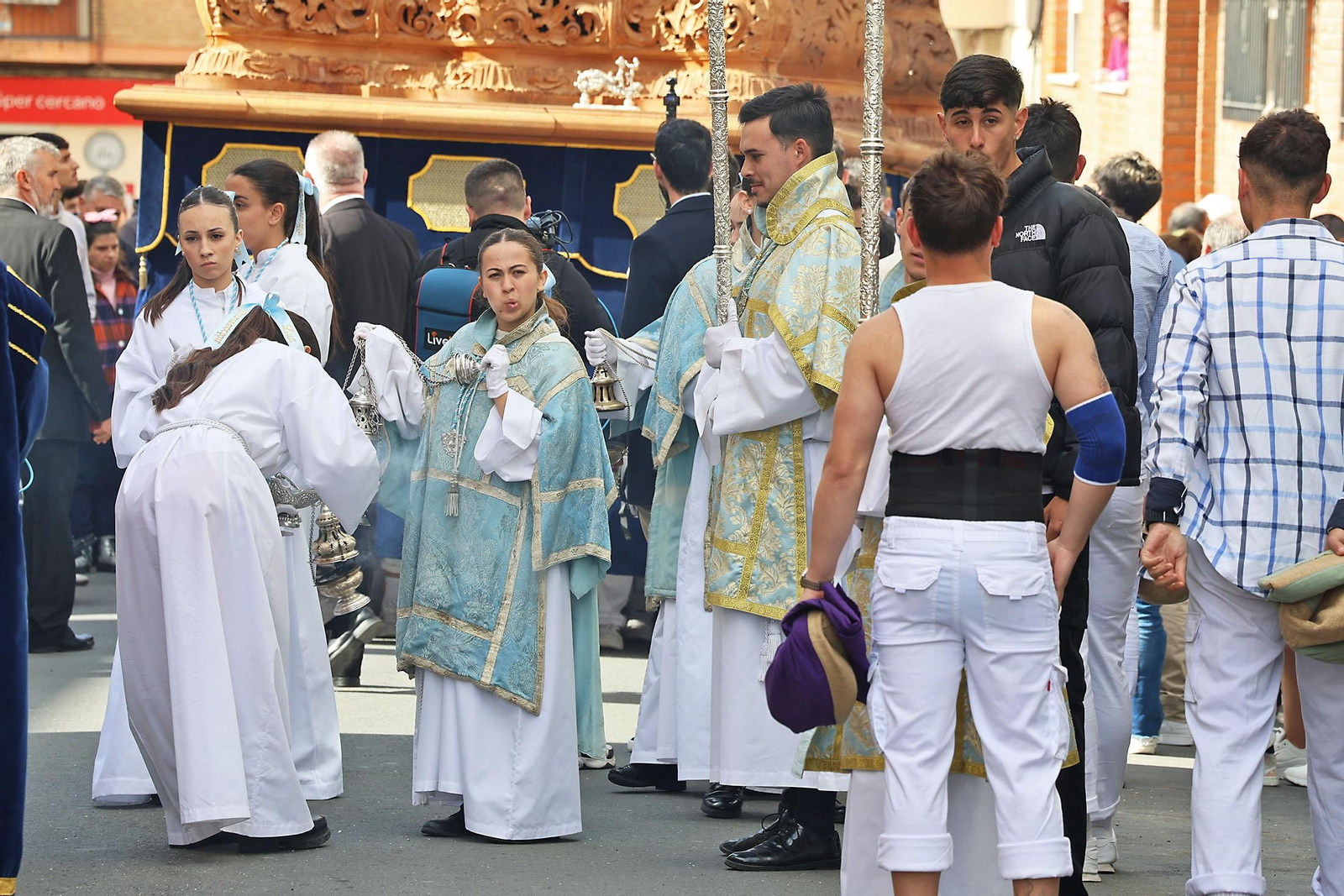 Imágenes de El Resucitado por el barrio de La Hispanidad