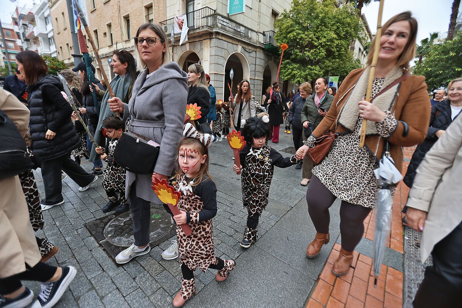 Imágenes del desfile “Un paseo por la historia”  de los niños del colegio Funcadia de Huelva