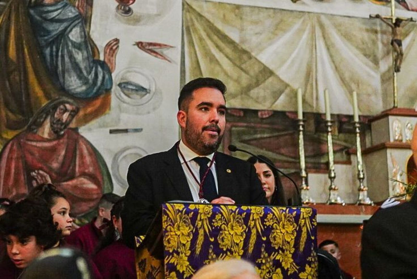 Fotos: Desolación bajo la lluvia en el Zaidín:  Trabajo y Luz suspende su estación de penitencia