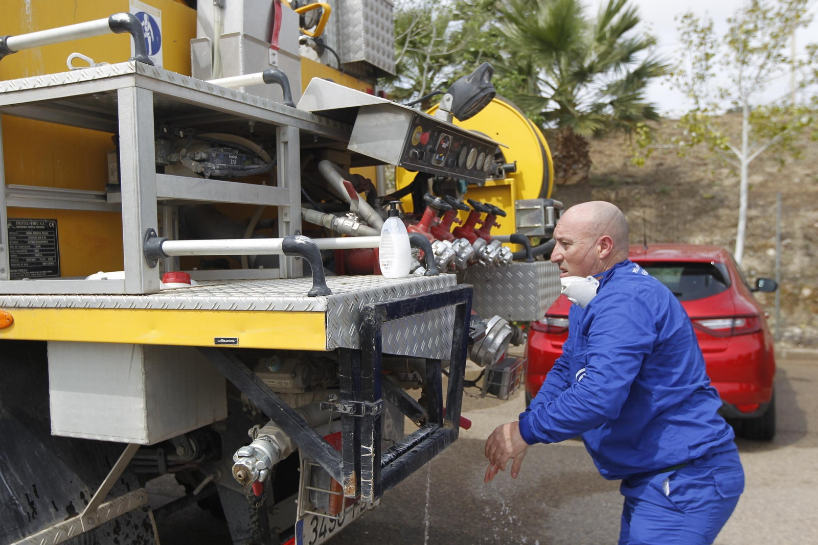 Fotogalería actuación INFOCA y UME por el coronavirus en Almería. Covid-19