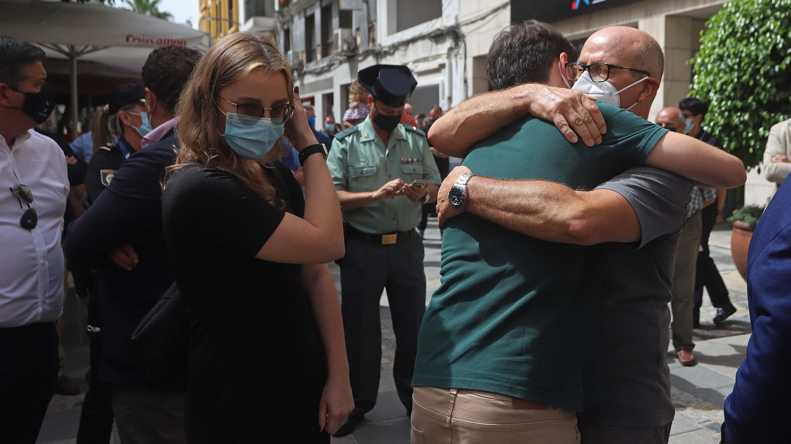 Fotos del minuto de silencio por el agente de Aduanas José Luis Domínguez Iborra en Algeciras