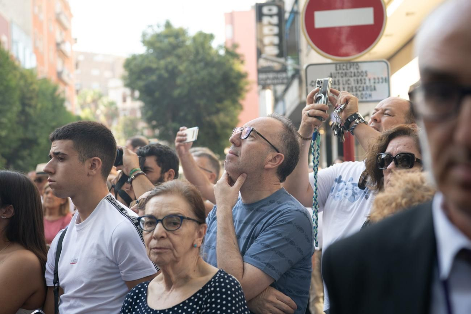 El pueblo de Jaén abraza con solemnidad a El Abuelo en la Magna, en imágenes