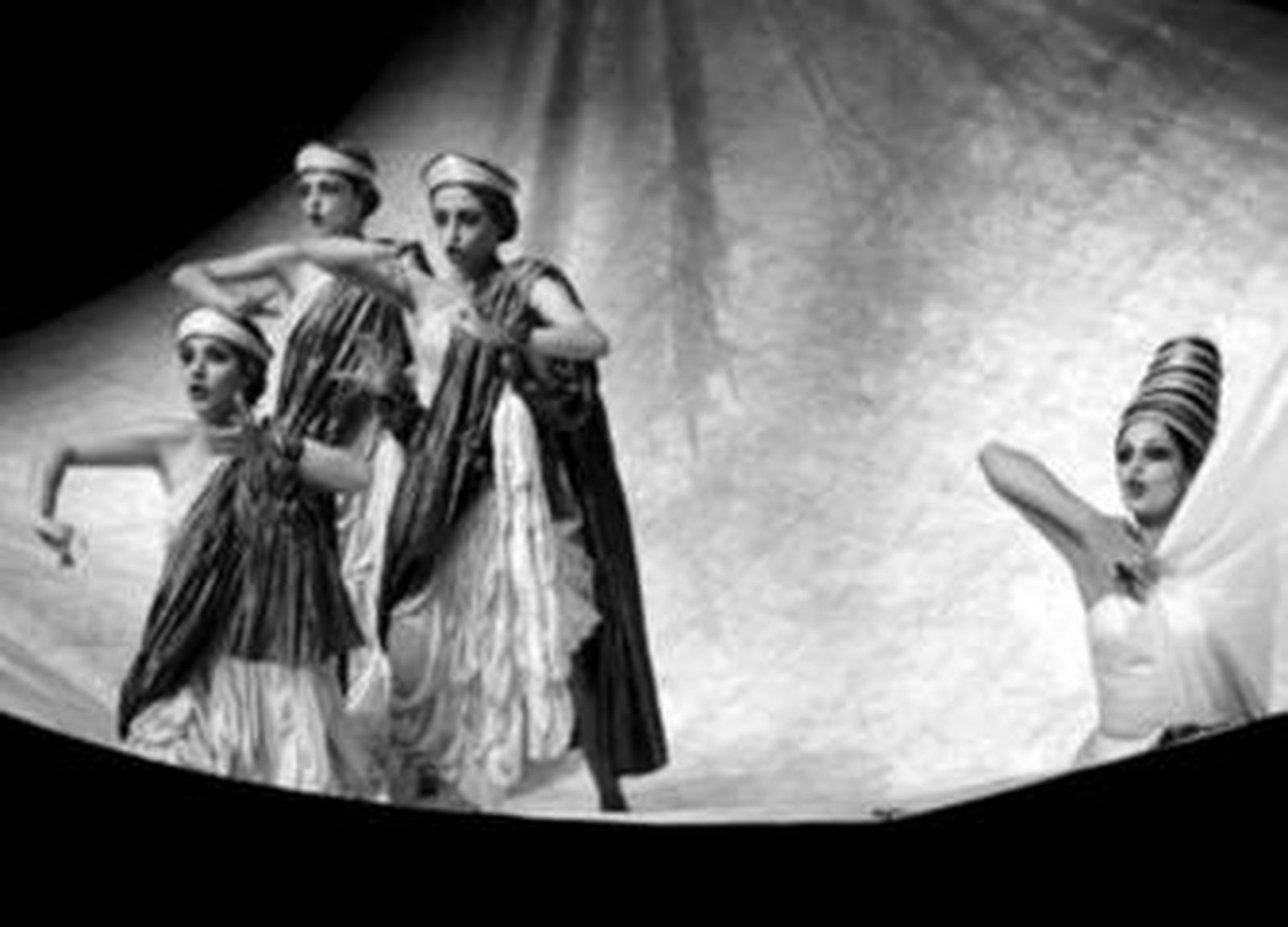 Atalaya y el CAT representan el mito de Ariadna en Punta