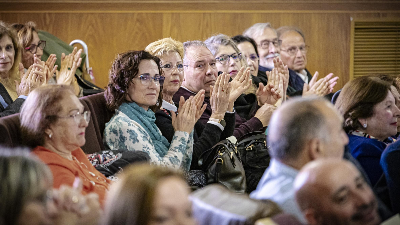 Las imágenes del acto de homenaje al personal sanitario jubilado de los hospitales Puerta del Mar y San Carlos de Cádiz