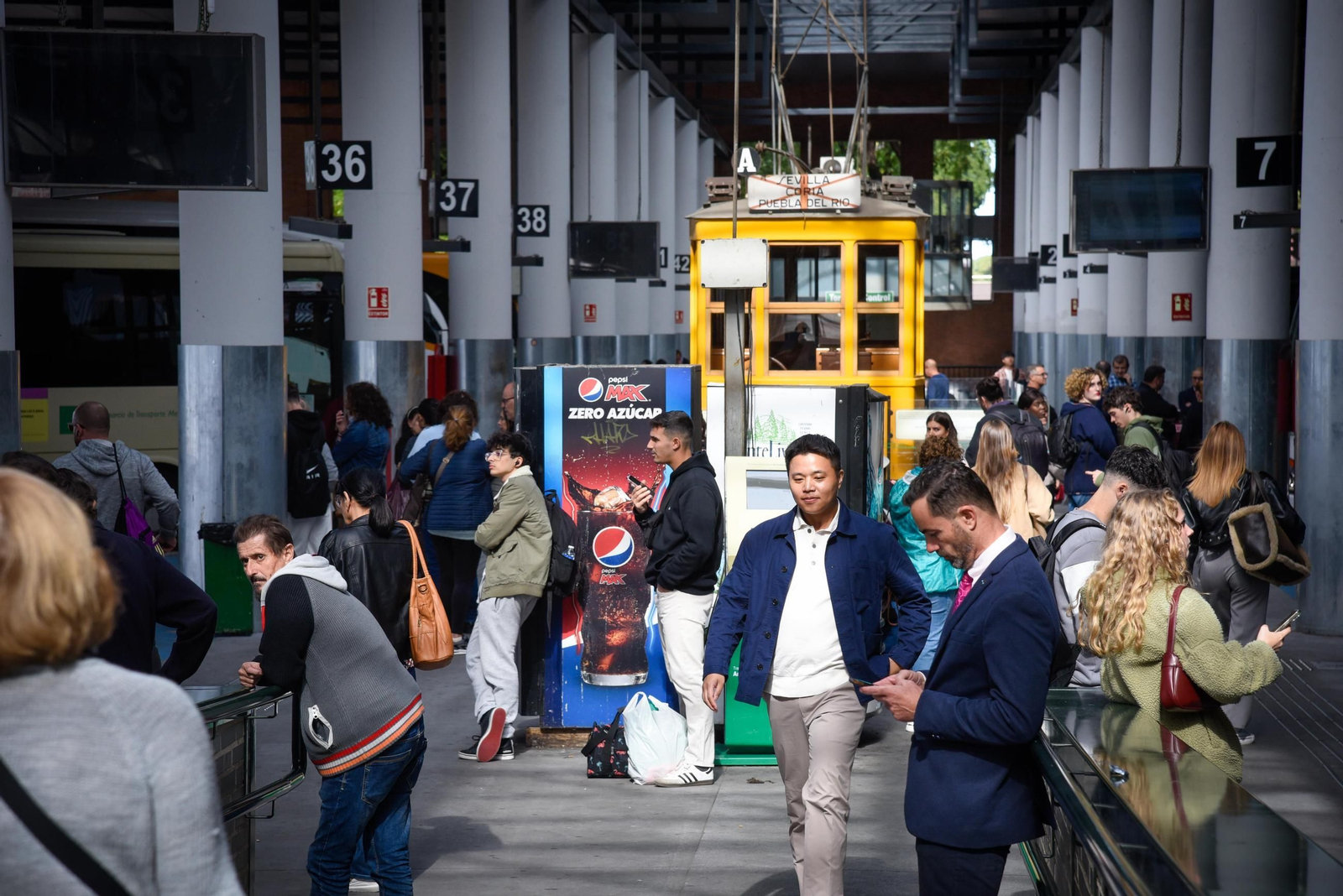 Protesta de Tussam por la huelga nacional de transporte público