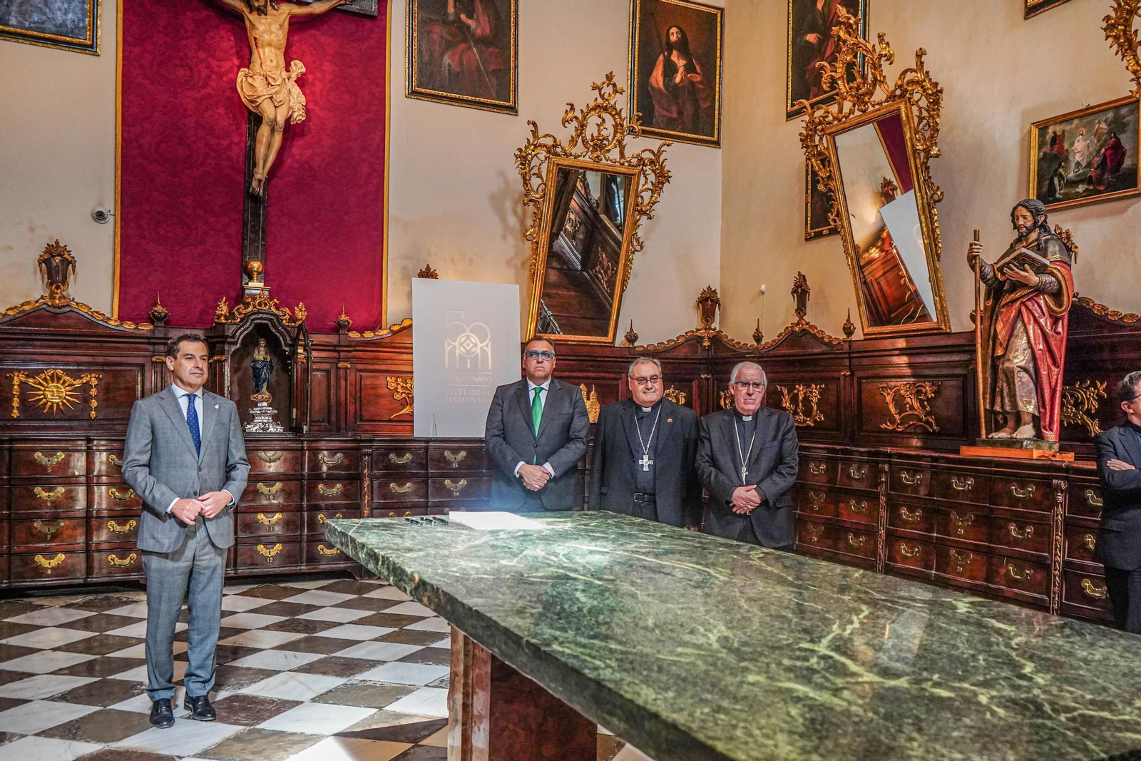 La Junta y la Iglesia crean la crean una comisión mixta 12 años después: las imágenes