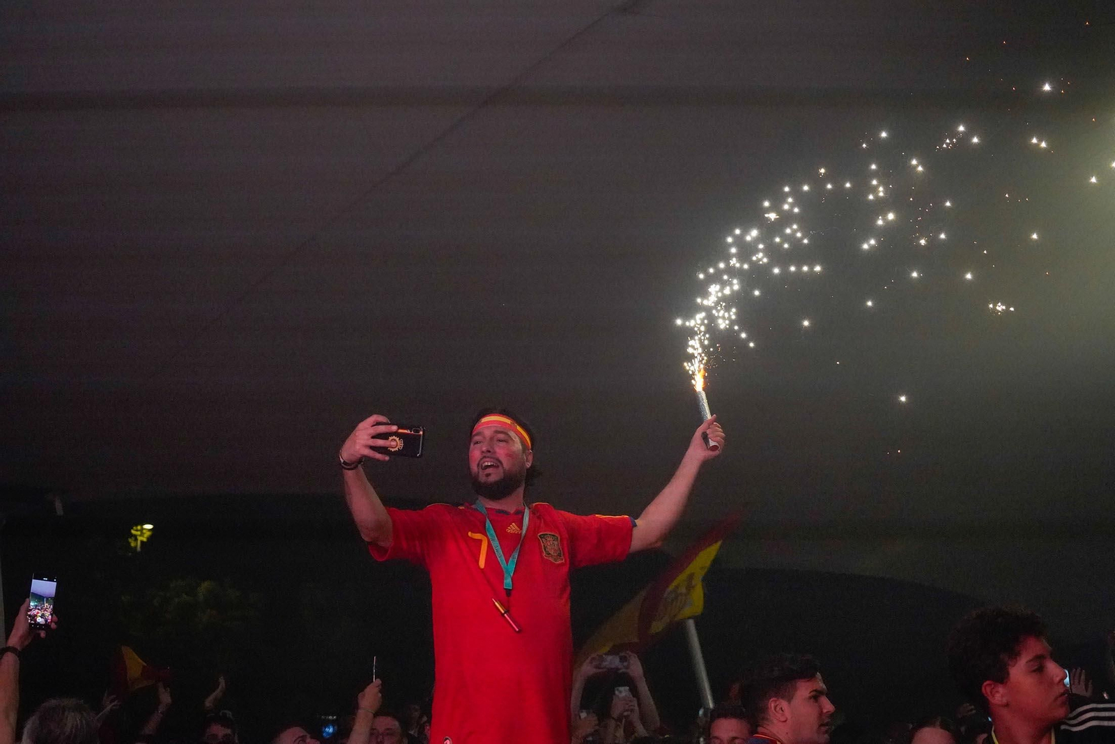 Imágenes del ambiente durante la final de la Eurocopa entre España e Inglaterra Imágenes del ambiente durante la final de la Eurocopa entre España e Inglaterra