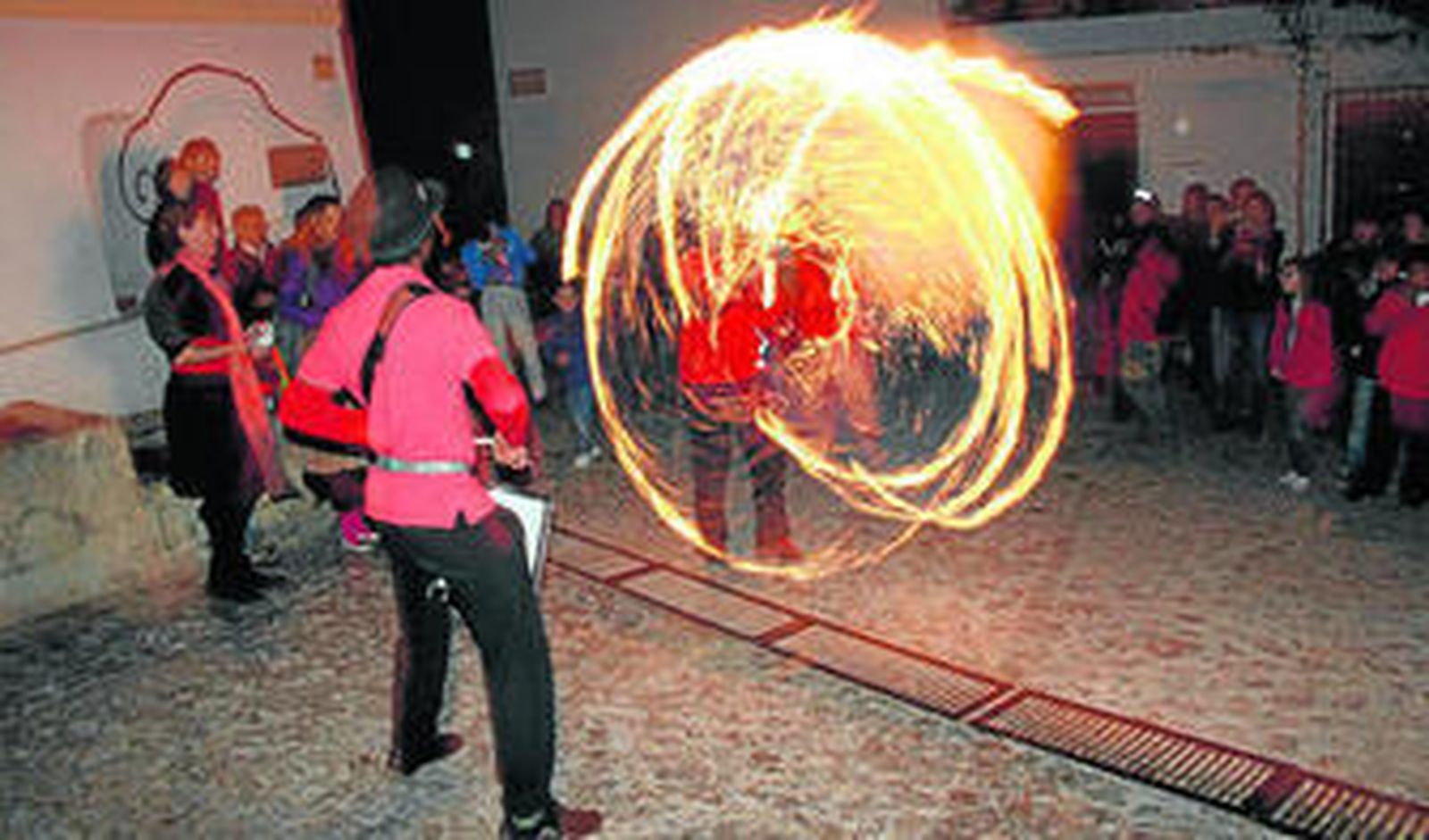El pueblo se alumbrará con fuego.