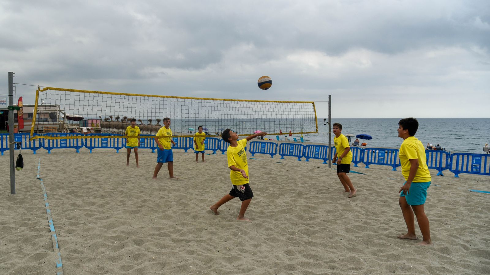 VOLEIBOL PLAYA EN LA PLAYA DE SANTA BARBARA