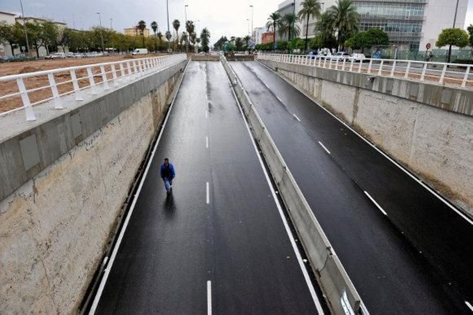 Un nuevo informe señala "filtraciones" y resuelve la instalación de rejillas