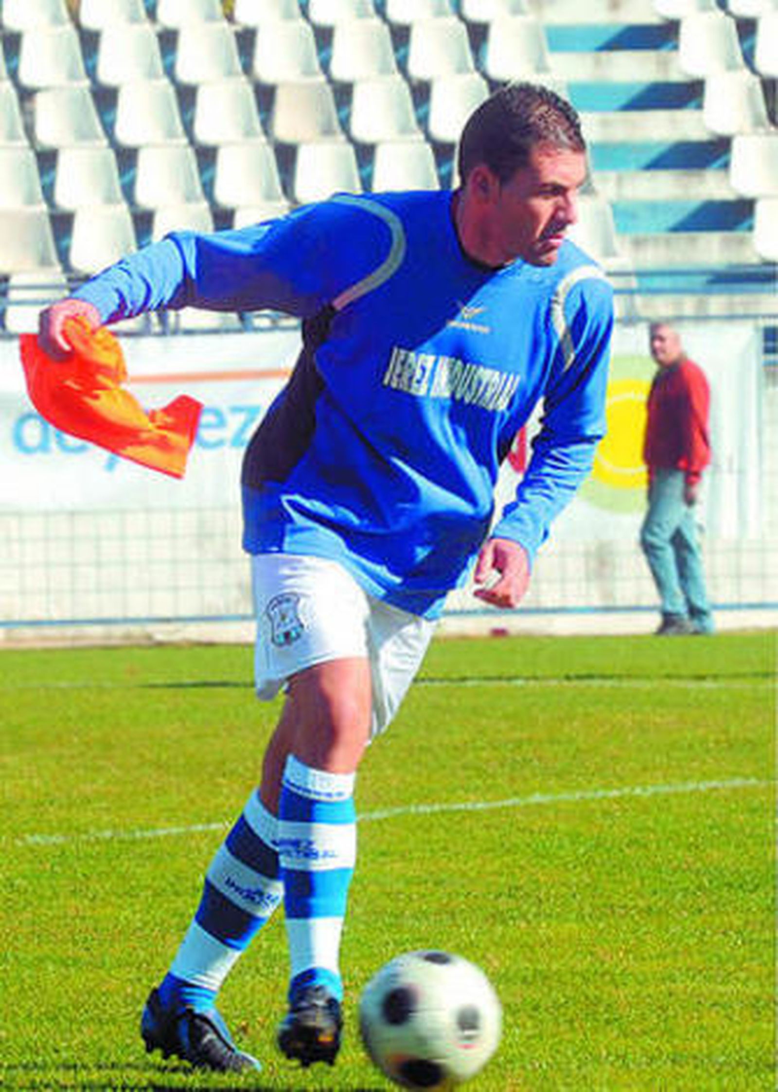 Fali calienta antes del partido frente al Sevilla C.