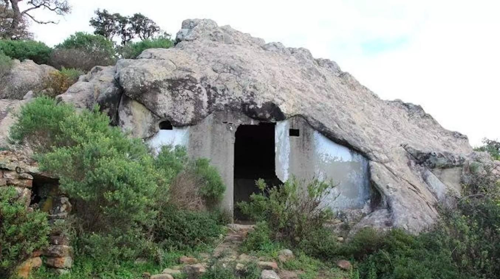 Casa cueva del sendero el Palancar, en Los Barrios.