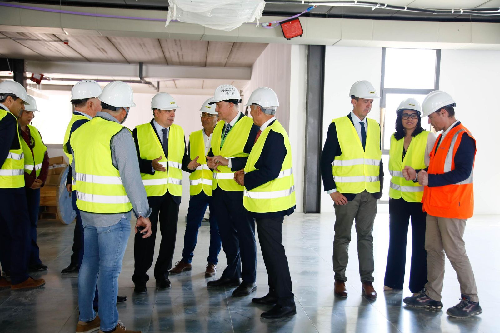 Luis Planas en una visita a la cooperativa Única