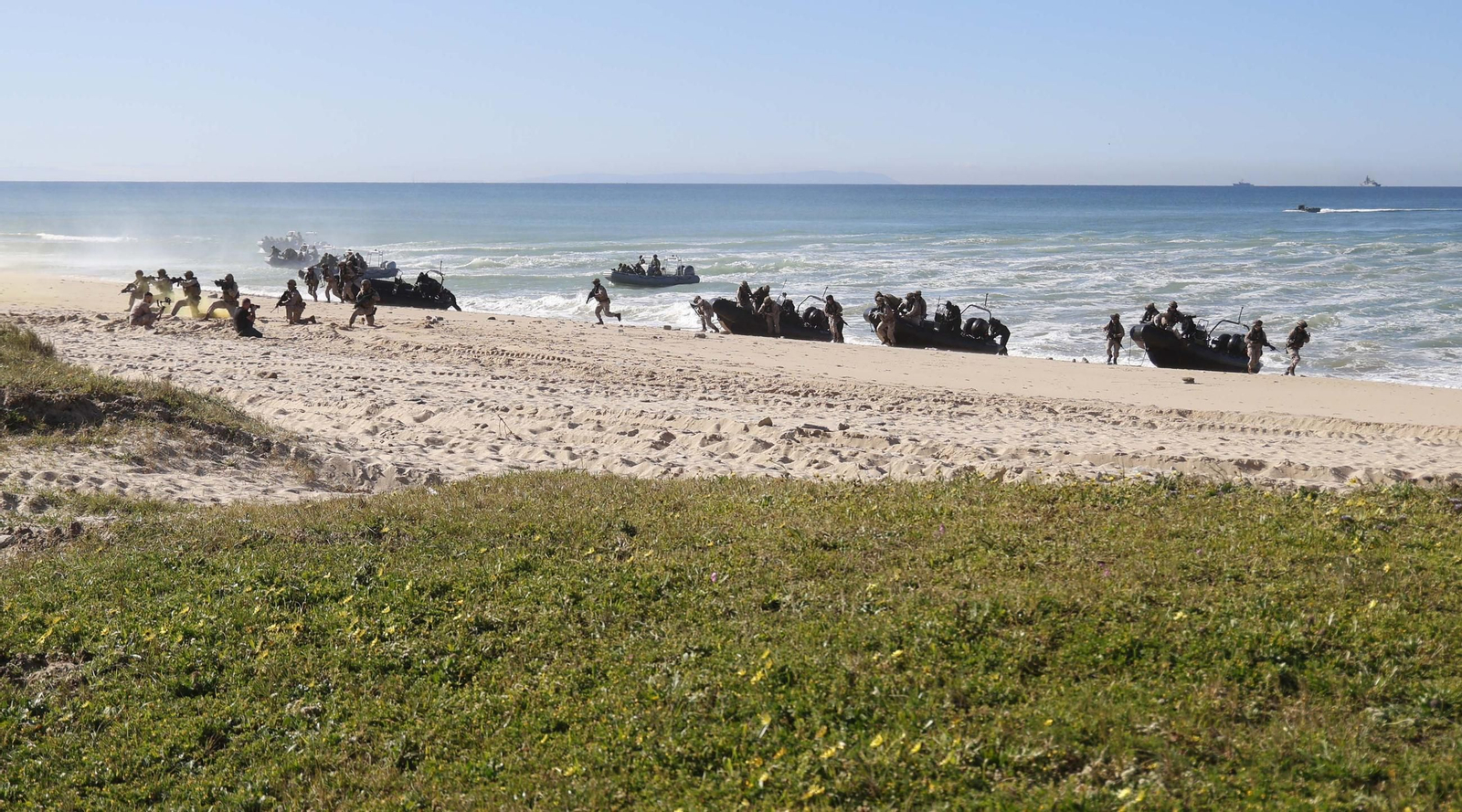 Las fotos del espectacular ejercicio de la Armada y la OTAN en el Retín