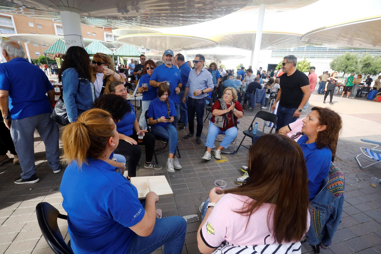 Las peñas celebran su tradicional perol en las Setas, en imágenes