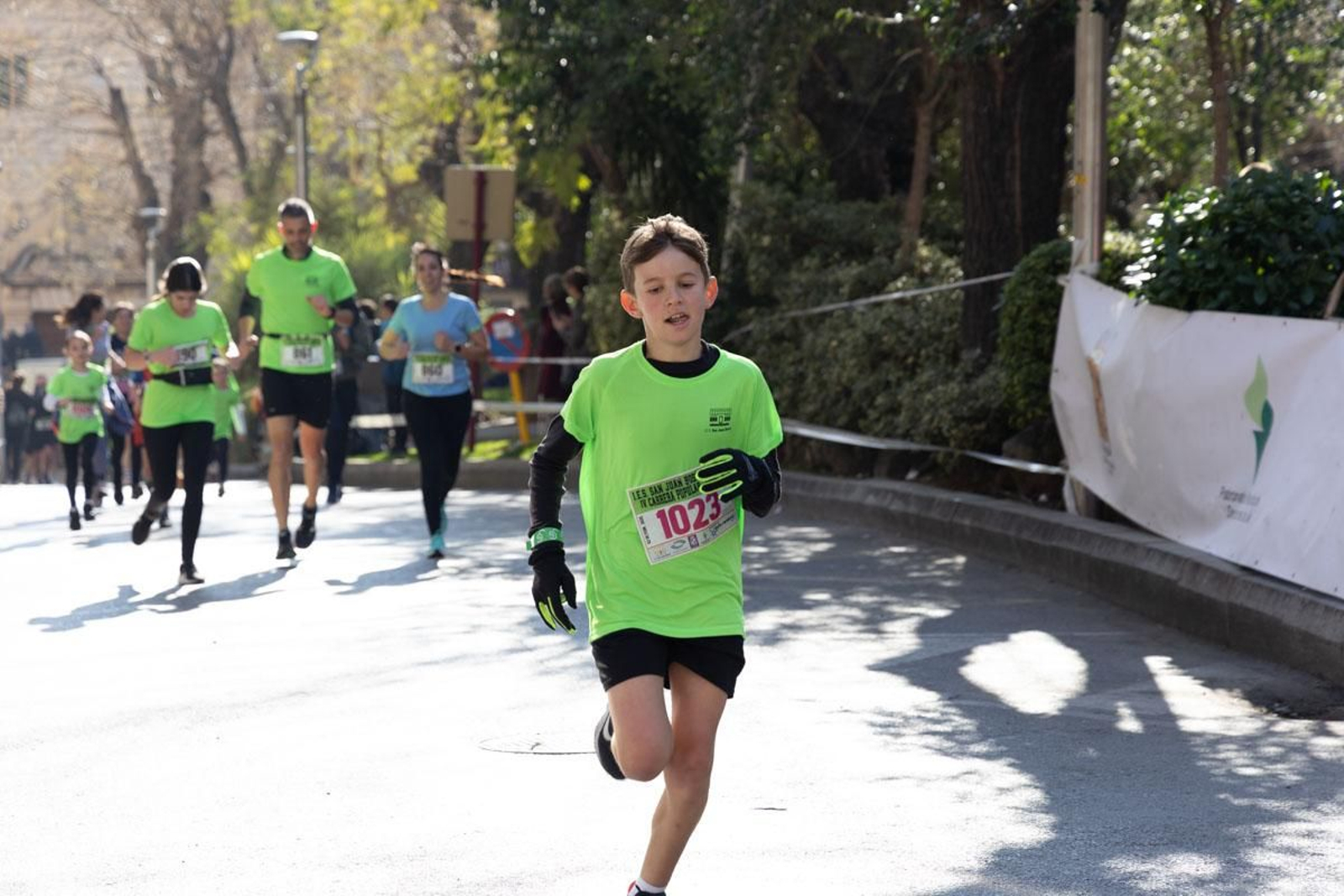 Deporte y solidaridad se unen en la IV Carrera Popular IES San Juan Bosco, en imágenes