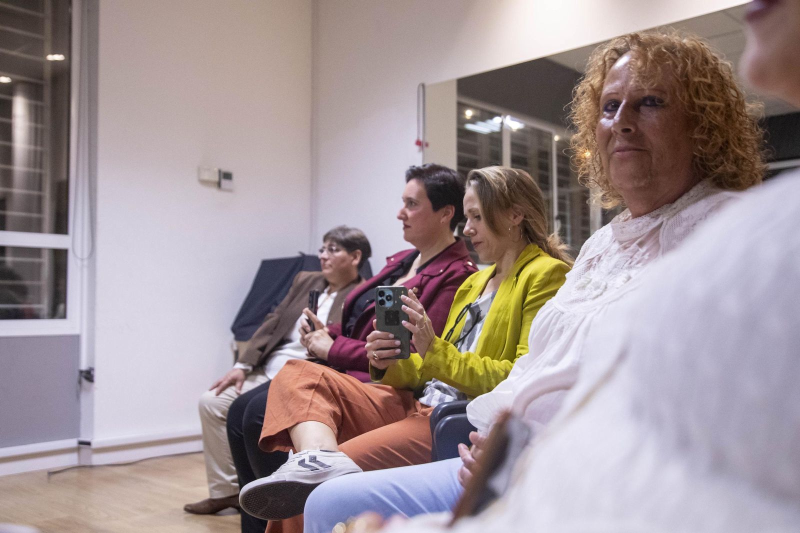 La Plataforma de Acción Feminista en Almería rinde homenaje a las mujeres de la Desbandá con su II Premio ‘Posidonia’ a Loli Sierra, vicepresidenta de la Asociación Memorialista de la Desbandá, en imágenes