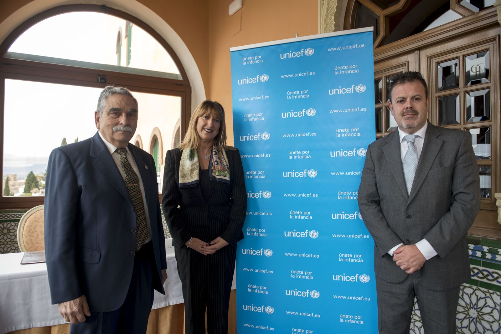 Presentación del acuerdo en el hotel Alhambra Palace.