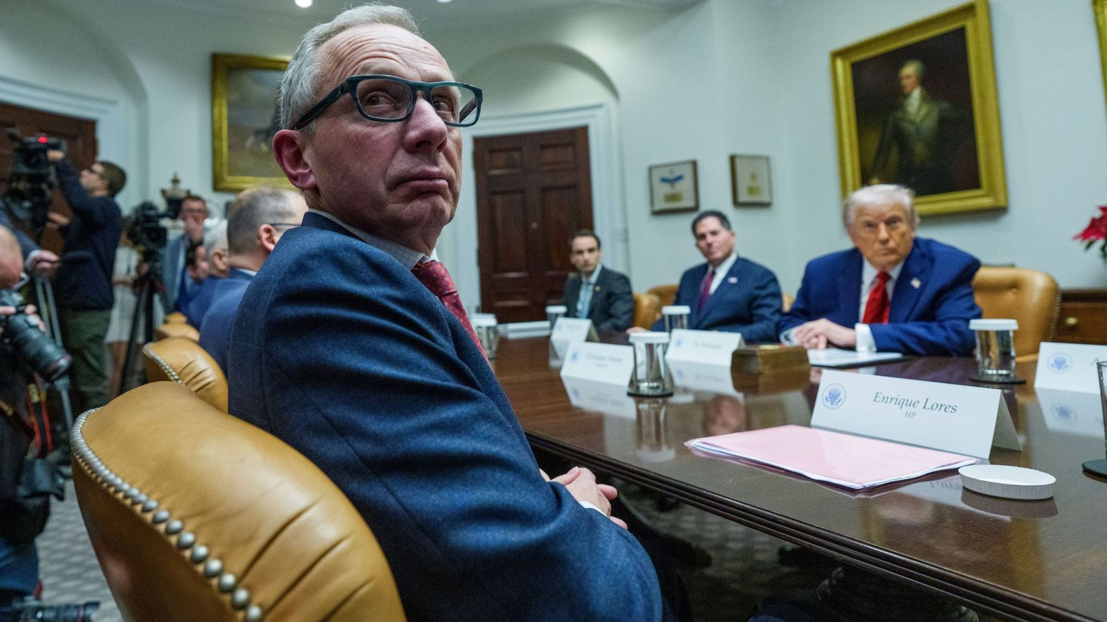 Enrique Lores, en una reunión con Donald Trump.