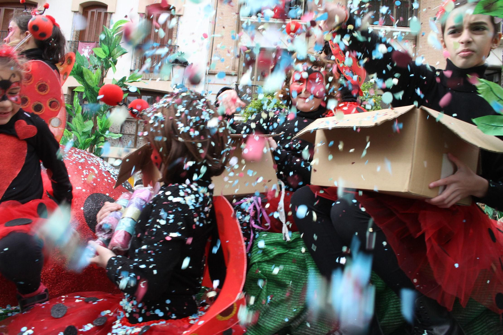 Cabalgata de los Reyes Magos 2018: Melchor, Gaspar y Baltazar adelantan su salida para llenar de ilusión las calles de Huelva