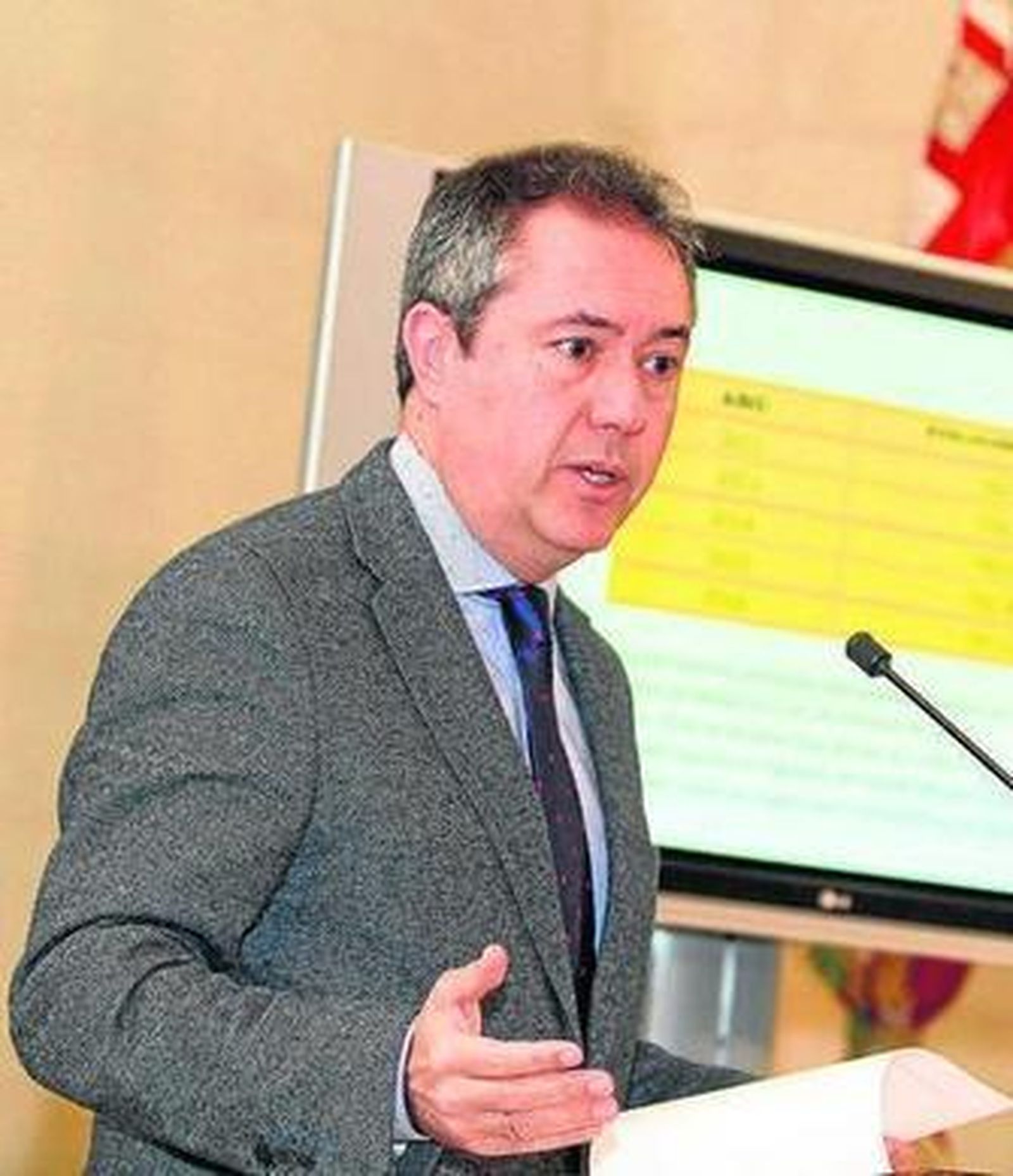 Espadas durante la presentación de las cuentas para este año.