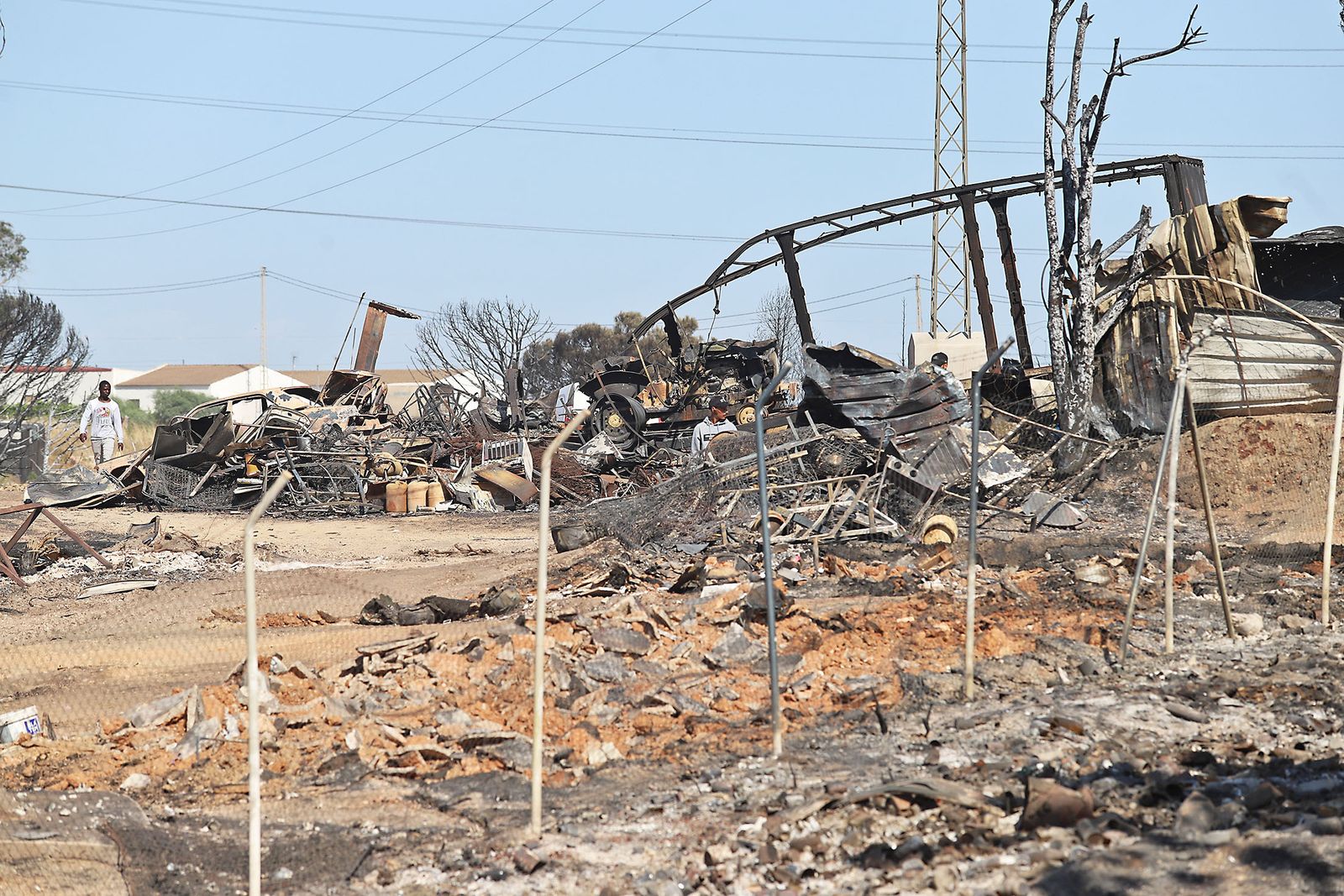 Así quedó el asentamiento de chabolas en Palos de la Frontera tras el incendio
