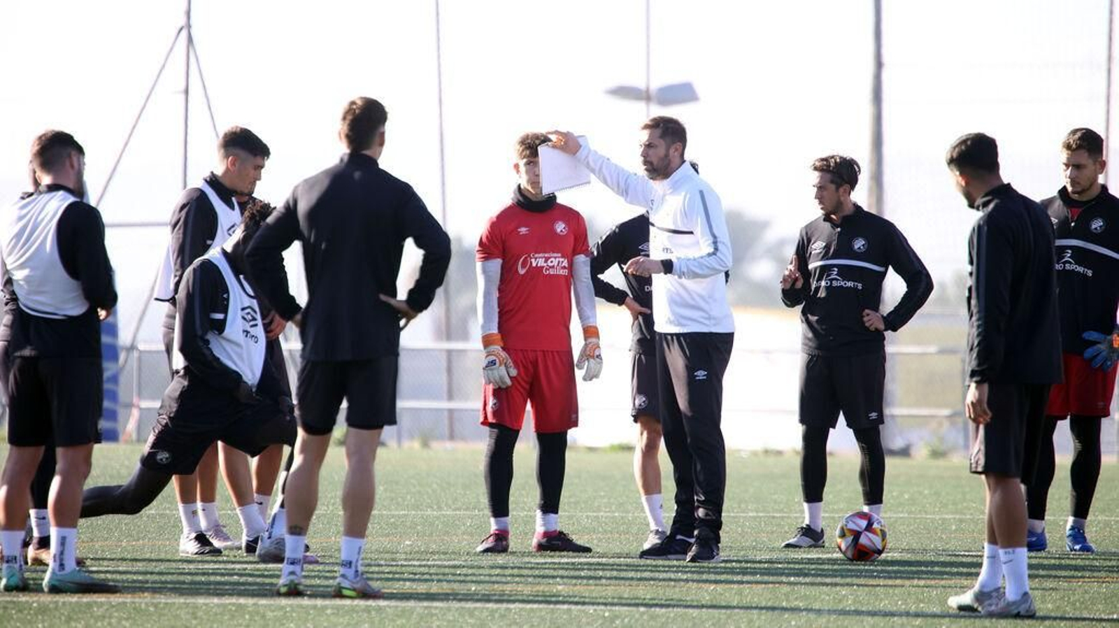 El Xerez DFC tiene disponible a toda su plantilla para el domingo. El Xerez DFC tiene disponible a toda su plantilla para el domingo.