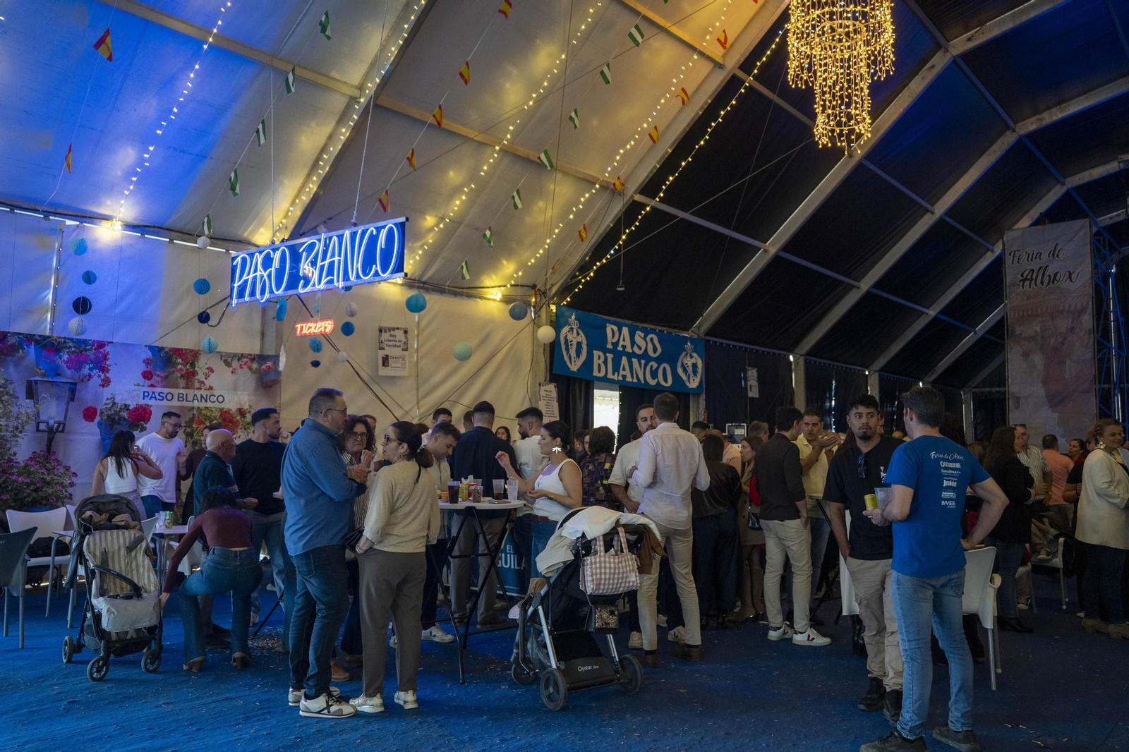 Las mejores imágenes de los churros con chocolate en la Feria de Albox